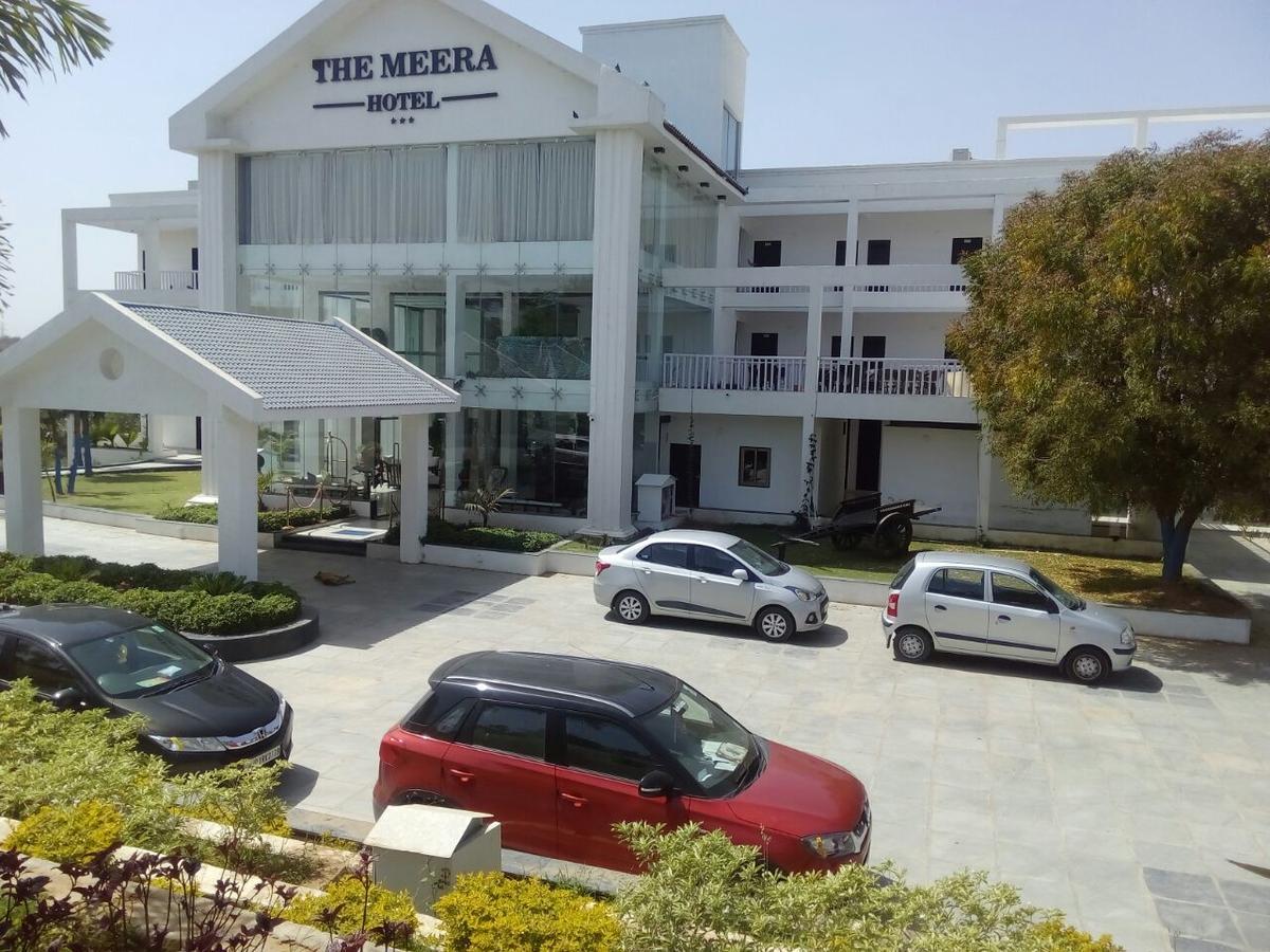 The Meera Hotel Derol Luaran gambar